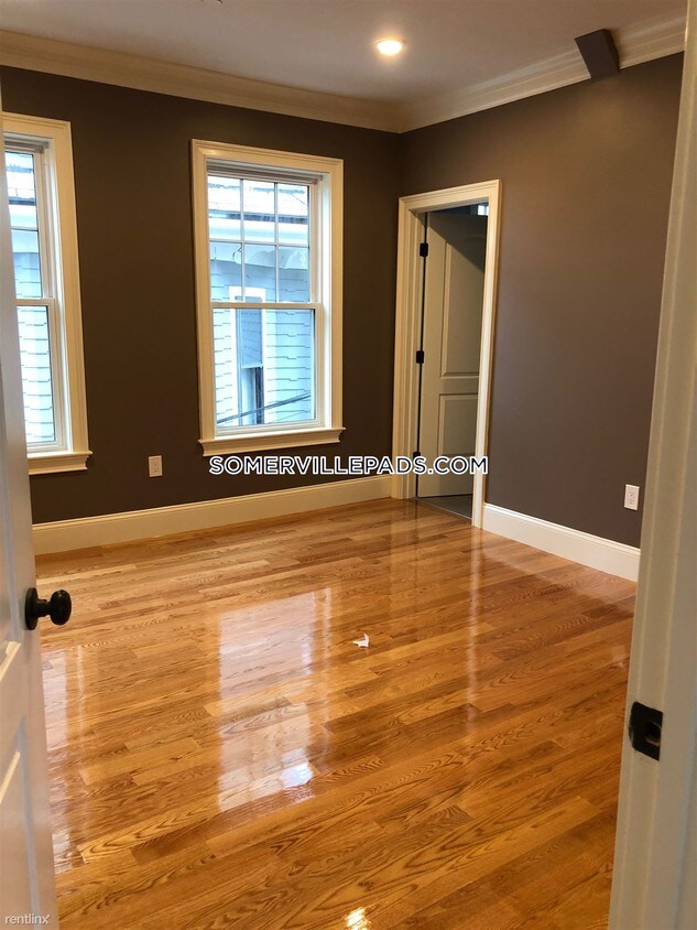 Foto principal - 107 College Ave