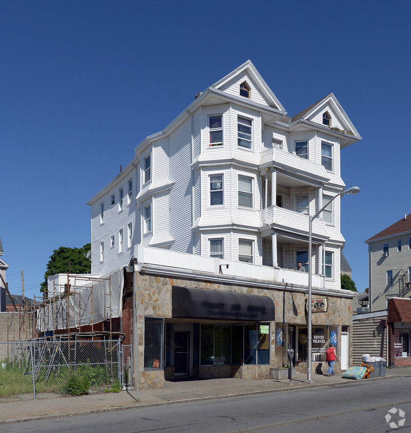 Primary Photo - 1543-1547 Acushnet Ave