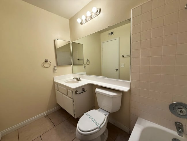 Building Photo - 25906 Adolfo Ct