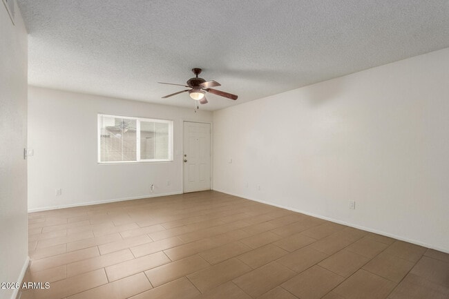 Building Photo - 860 E Brown Rd