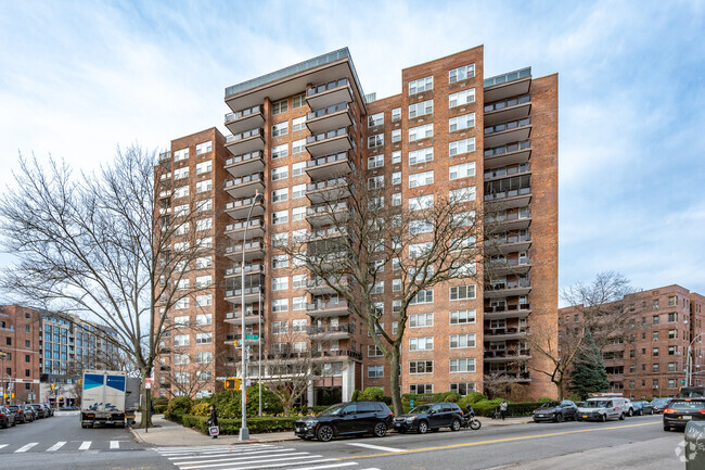 The Continental - Apartments in Forest Hills, NY | Apartments.com