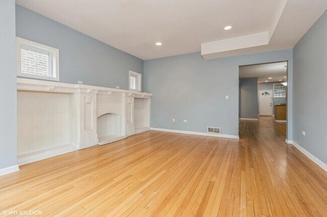 Foto del edificio - 6239 N Claremont Ave