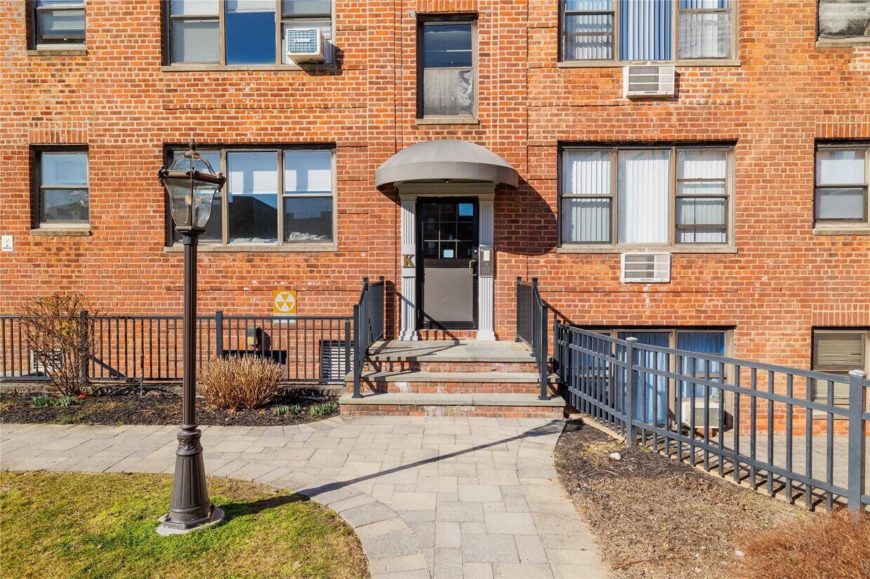 Primary Photo - 1 Jefferson Ave