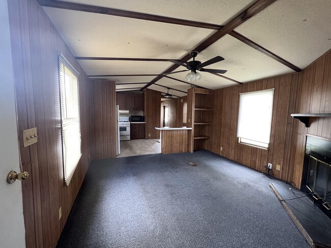Building Photo - 104 Harris Ct