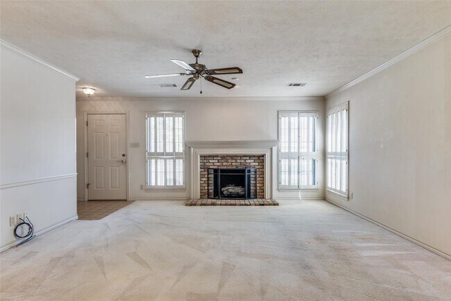 Foto del edificio - 1211 Meadow Ridge Dr
