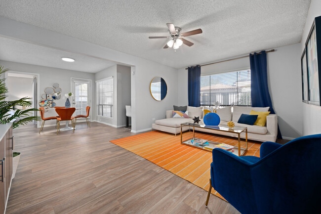 Building Photo - The Pointe at South Mountain