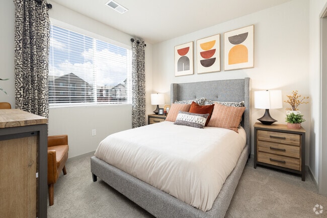 2BR, 2BA - 1086SF - Forge at Briargate