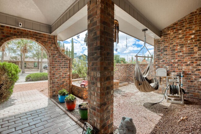 Foto del edificio - Beautiful Brick House