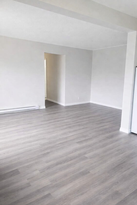 Building Photo - 105 Mausser Av