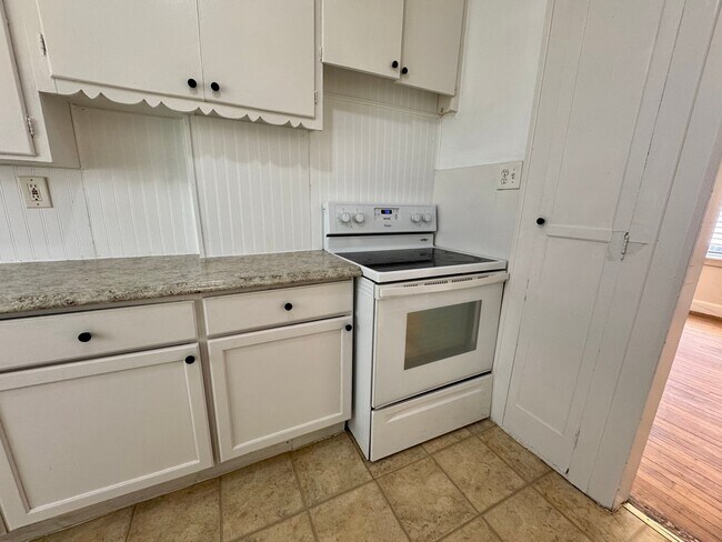 Foto del edificio - 3625 Bedford St