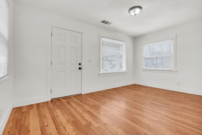 Building Photo - 420 Bonito Ave