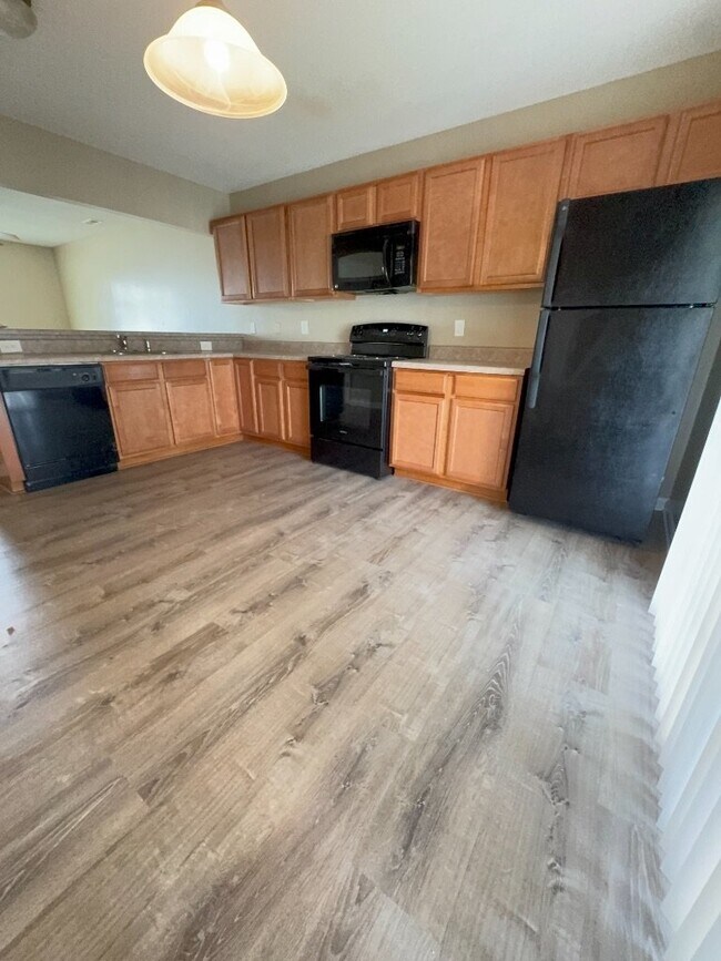 Foto del edificio - Nice 2 Bedroom, 2.5 Bath Townhome - 5011 G...