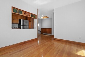 Building Photo - 439 Main St