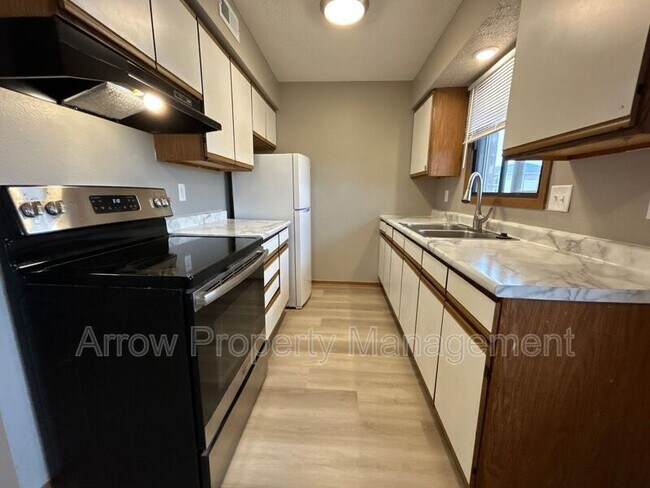 Foto del edificio - 2481 E 5th Ave