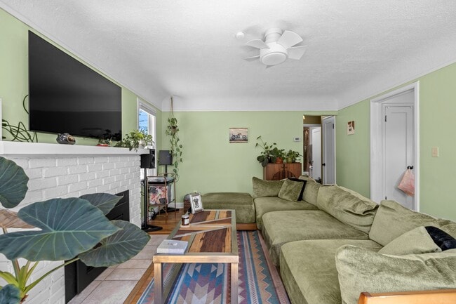 Foto del edificio - 2808 W Upton Ave