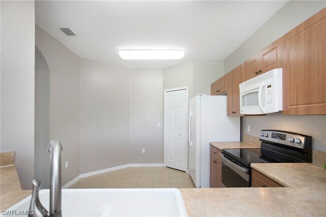 Foto del edificio - 15445 Summit Pl Cir