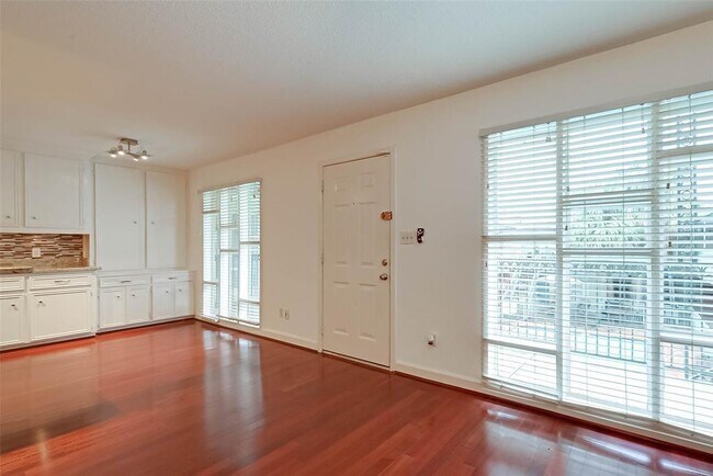 Foto del edificio - 3502 Burlington St