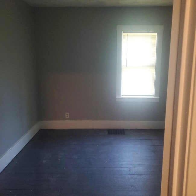 Bedroom - 143 Summit St
