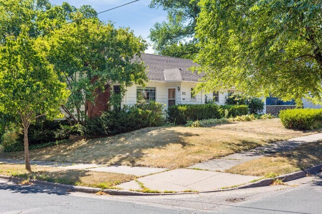 Foto del edificio - SINGLE FAMILY HOME IN BRYN MAWR MPLS! RENO...