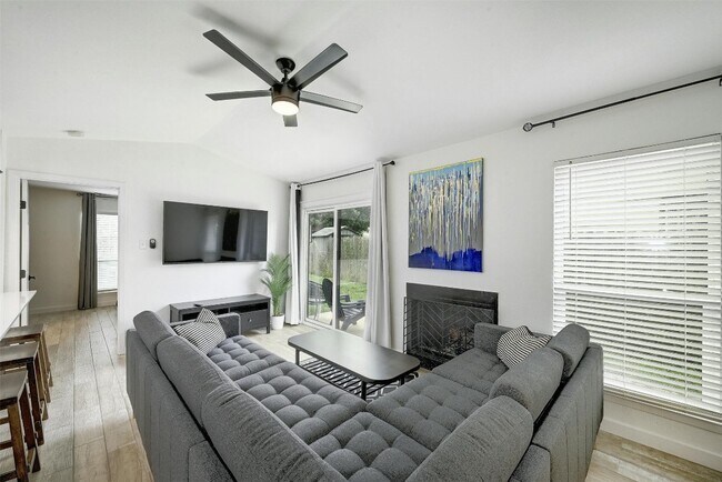 Foto del edificio - 3605 Leafield Dr