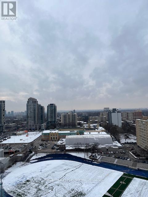 Building Photo - 310 Tweedsmuir Ave