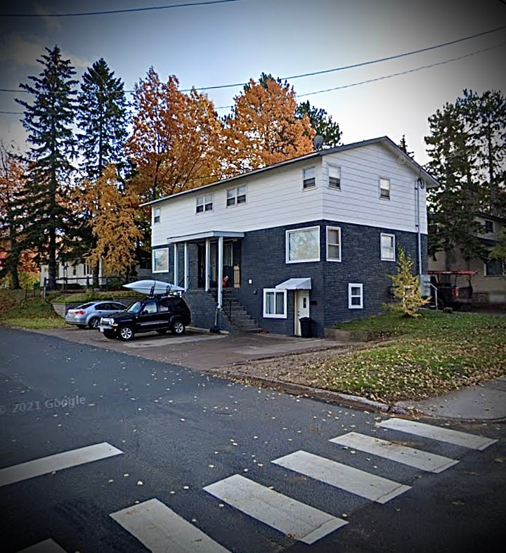 1005 W Kaye Ave Unit A, Marquette, MI 49855 Room for Rent in