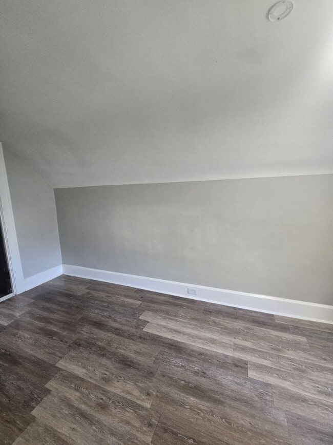 Building Photo - 3 Bedroom Single Family | EDEN and CMHA Se...