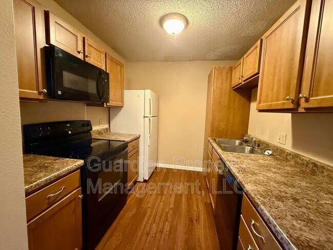 Foto del edificio - 515 W 11th St