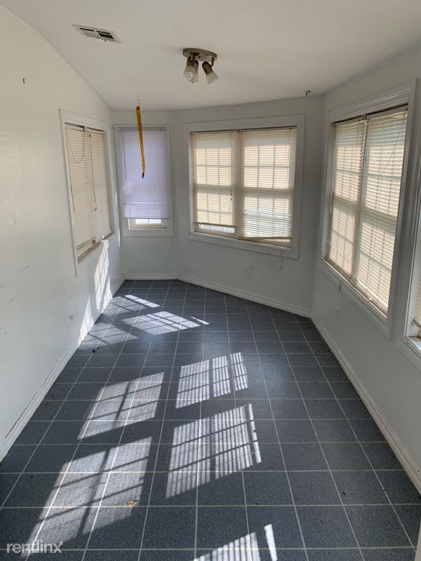 Building Photo - 4 br, 2 bath House - 2021 REMCO 321 4th St