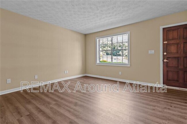 Building Photo - 392 Northdale Ct