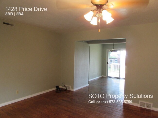 Building Photo - 1428 Price Dr