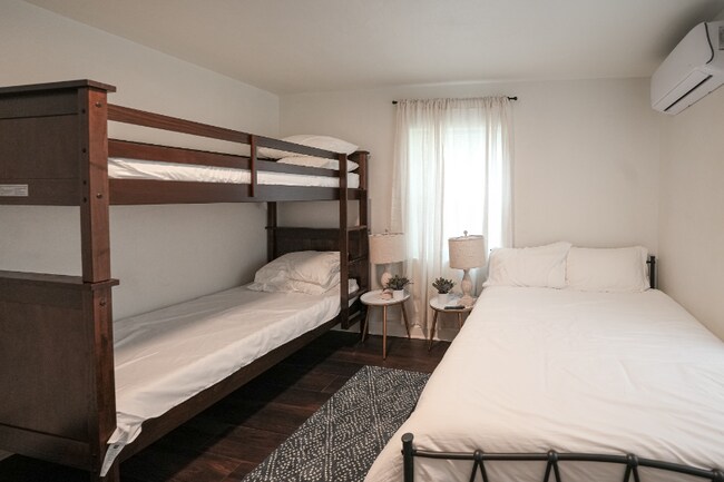 Foto del edificio - 2102 Scovel St