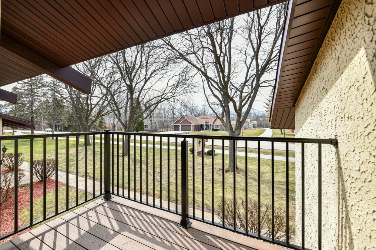 N82W13500 Fond du Lac Ave Unit A201, Menomonee Falls, WI 53051 Condo