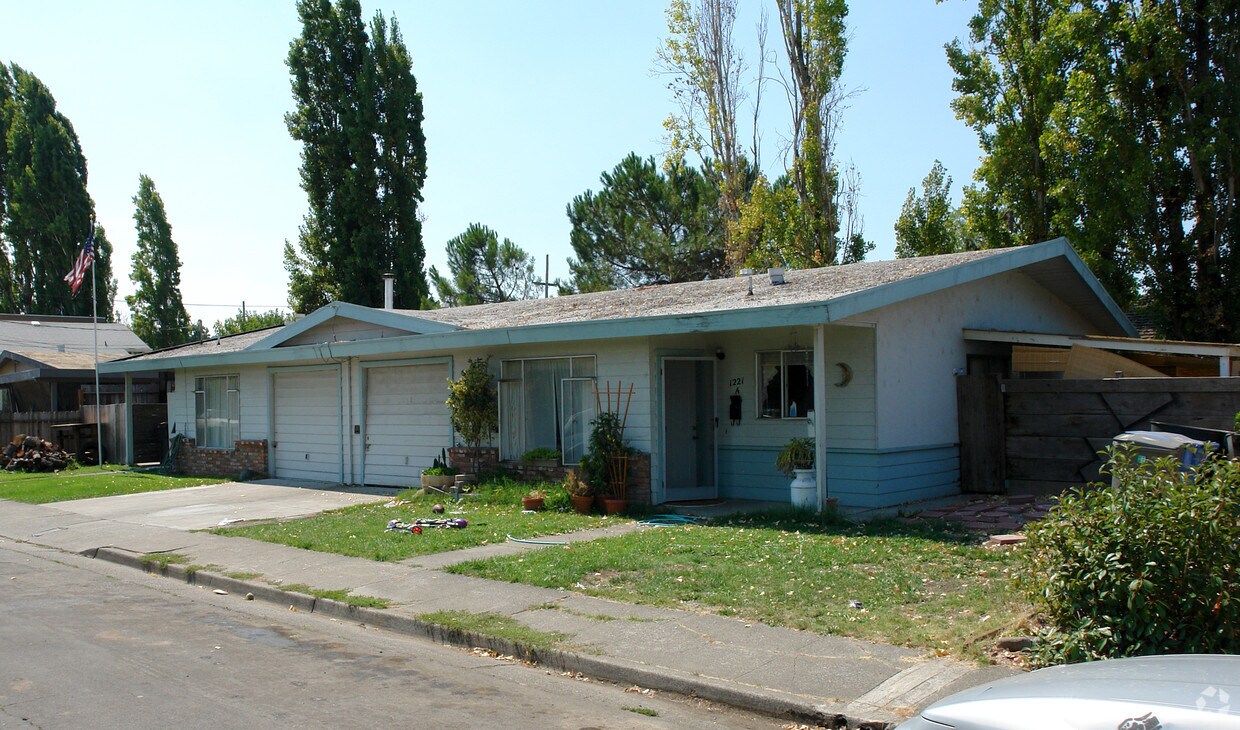 Building Photo - 1211 Jacky Dr