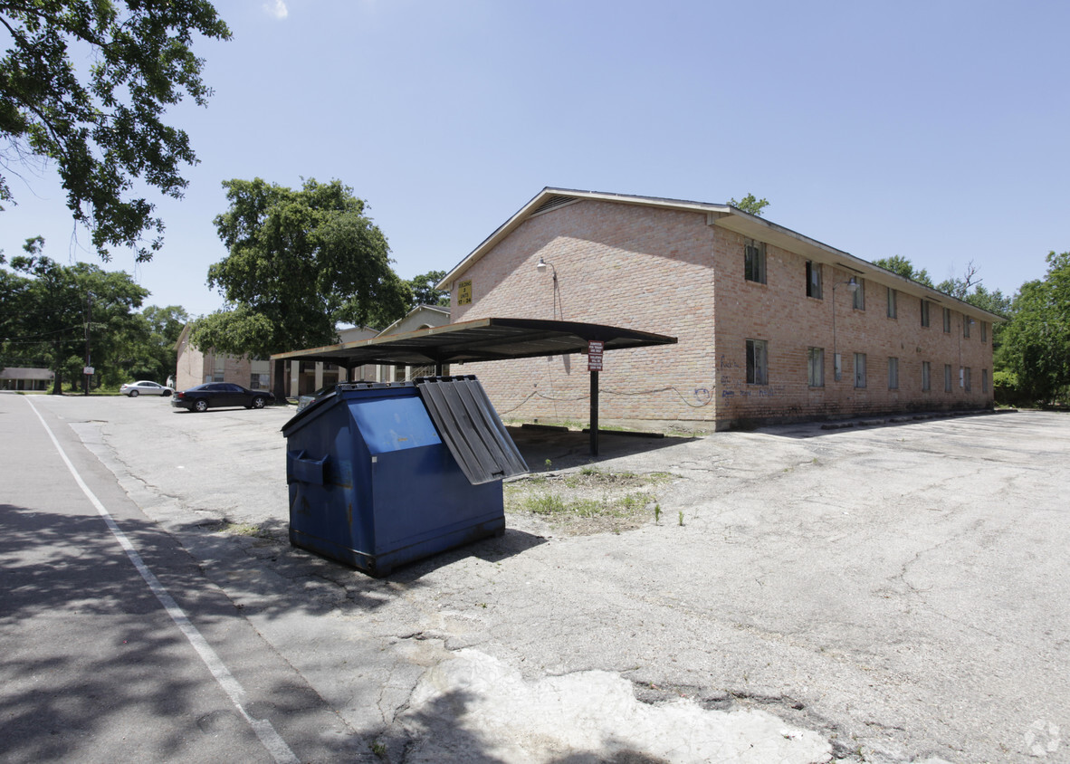 Building Photo - Woodrow Apartments