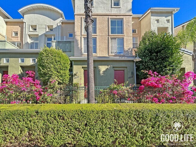 Foto del edificio - Beautiful 3BD/3BA W/ A/C, Attached Garage, and Community Pool in Kearny Mesa!