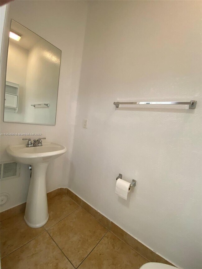 Foto del edificio - 10870 NW 88th Terrace