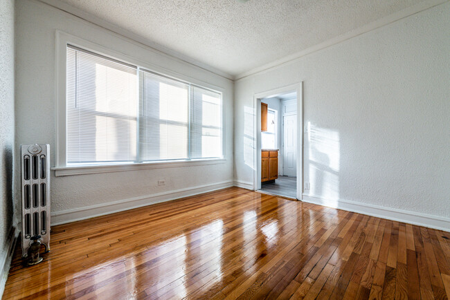 Dining Room - 7800-06 S Essex