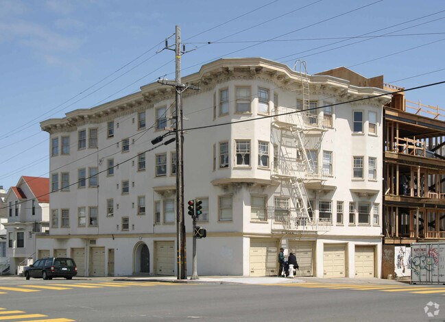 Building Photo - 494 29th Ave
