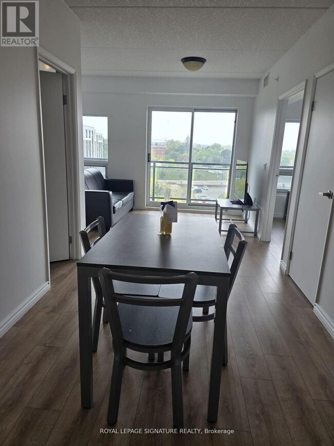 Photo du bâtiment - 275 Larch St