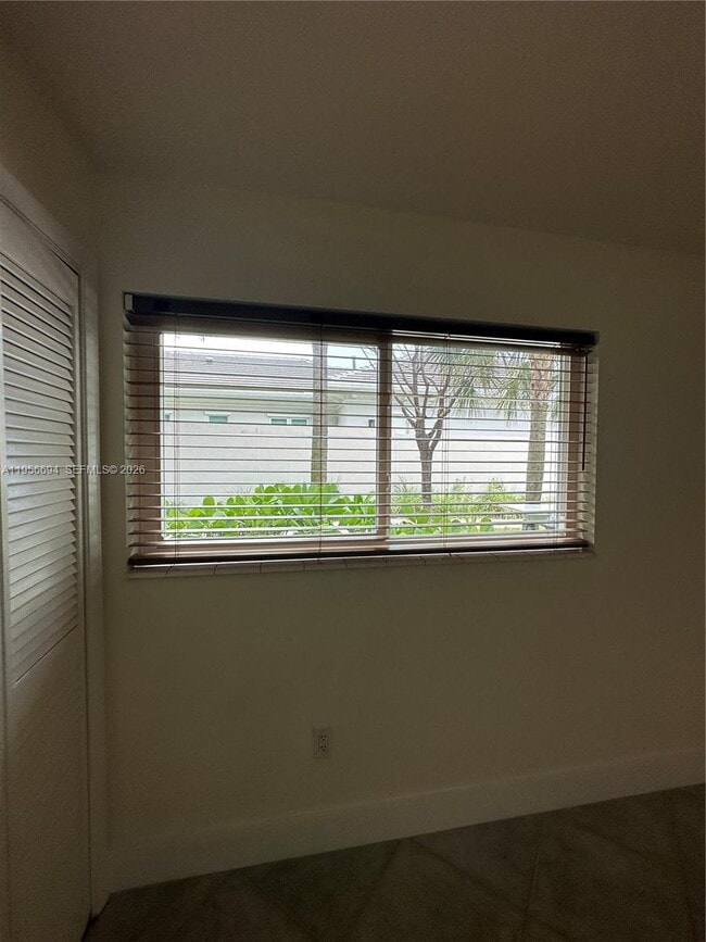 Foto del edificio - 2115 NE 37th Dr