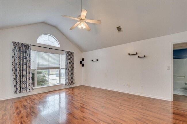 Foto del edificio - 1327 Apache Tr