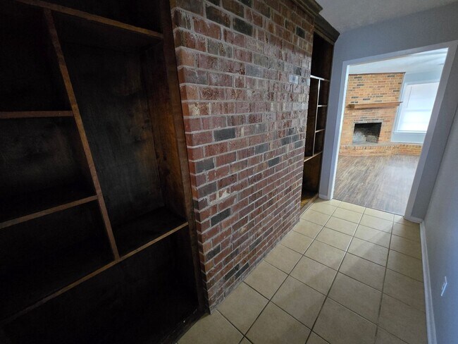 Building Photo - Bryan, 3 Bedroom 2 Bath Home, 2 car garage, large back yard and two fireplaces.