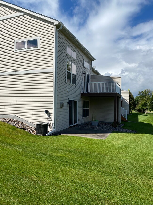 Building Photo - 6782 Christian Curve