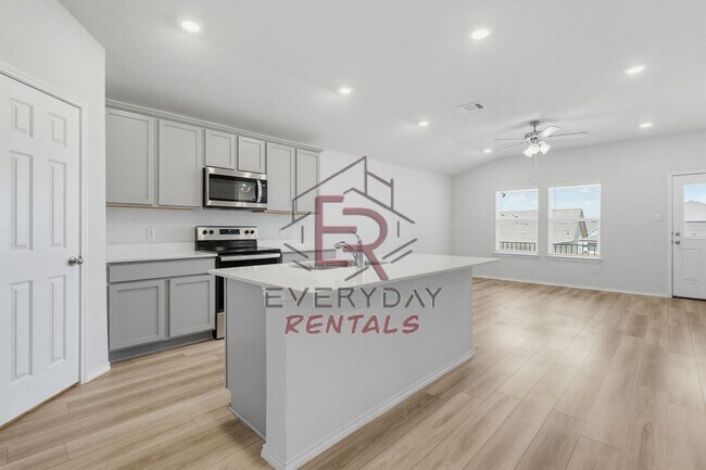 Building Photo - 10022 Avendesora Rd