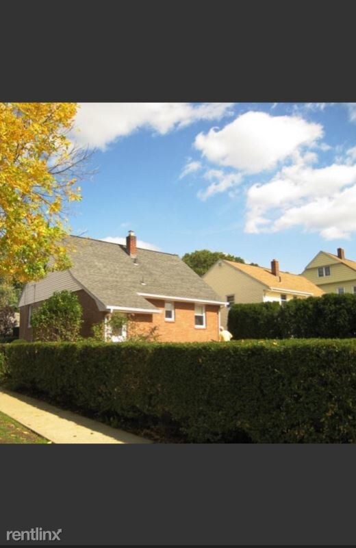 Building Photo - 3 br, 1 bath House - 39 Parkway