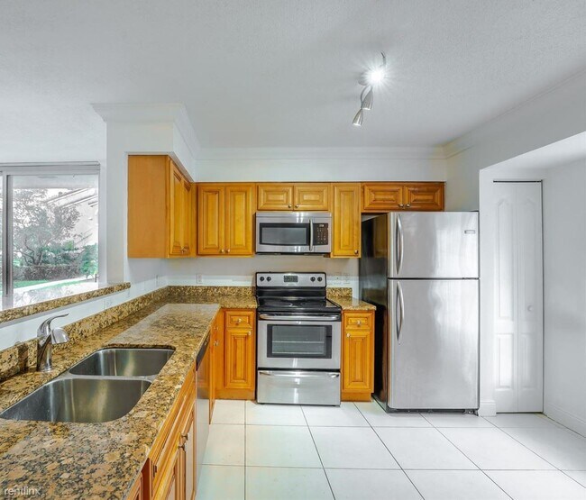 Foto del edificio - 3 br, 2 bath Townhome - 12178 Saint Andrew...
