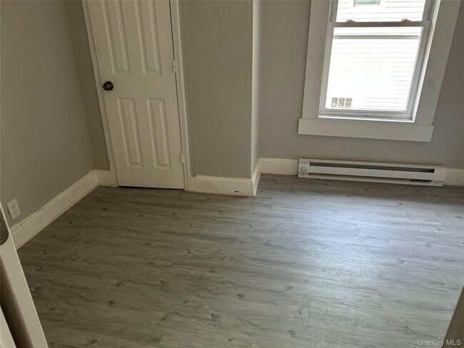 Building Photo - 404 NY-52