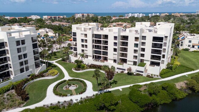 Building Photo - One of Longboat Key’s premier waterfront c...