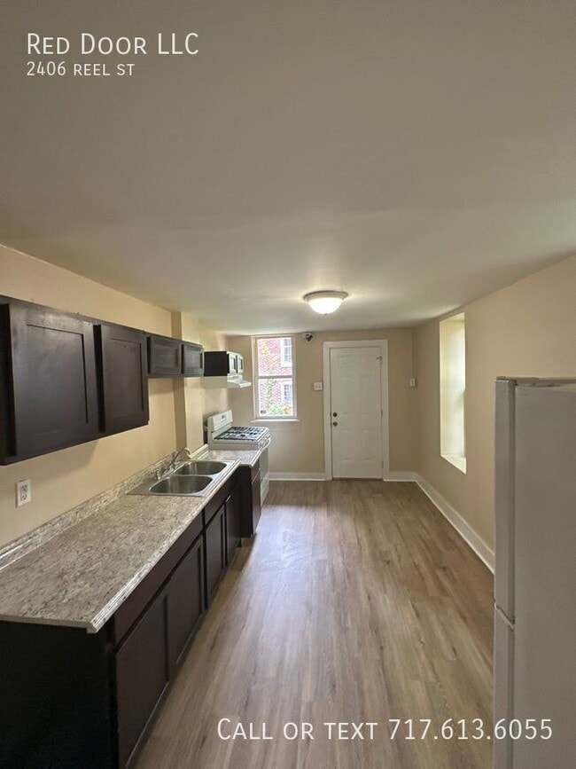 Building Photo - 2406 Reel St